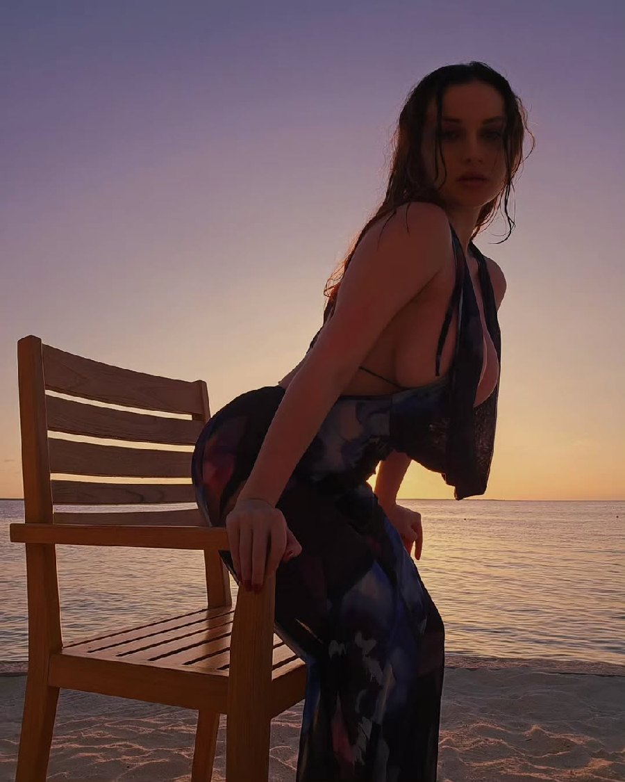 Sexy girl Miranda Faith nude in Ribeiran-Pretu