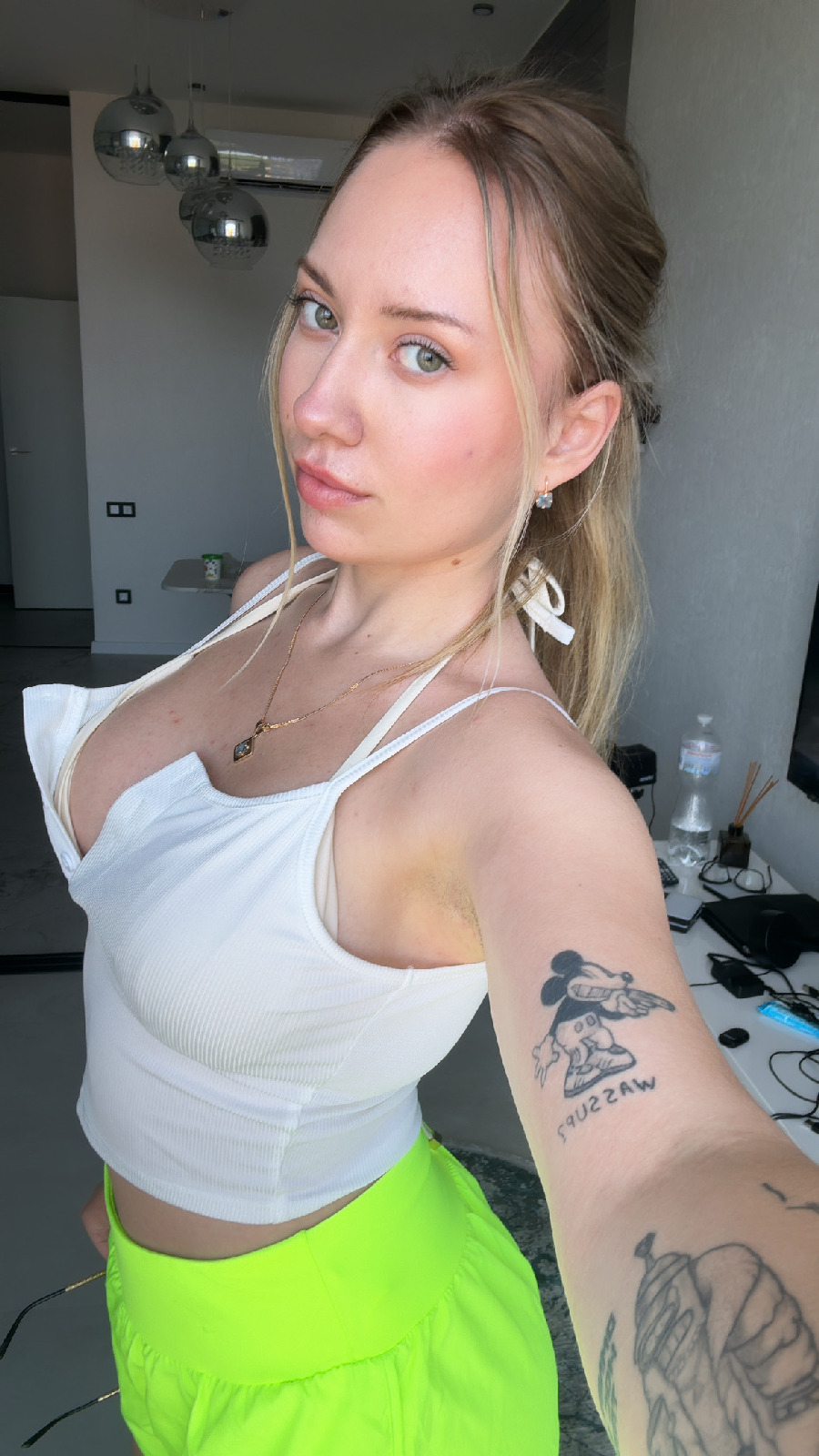 KateV in her underwear in Ribeiran-Pretu