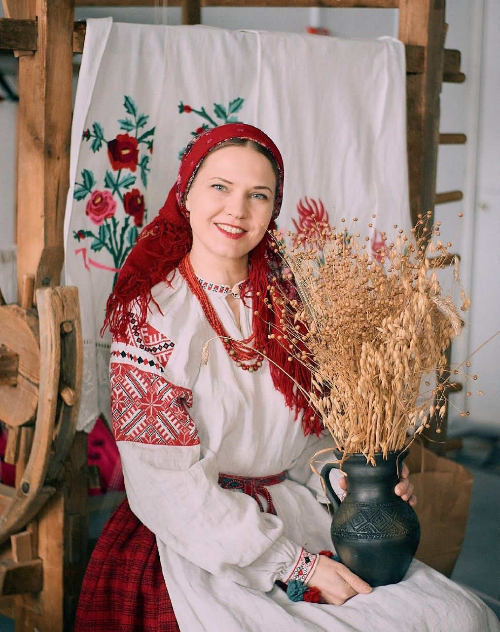 Women in Slavic costumes in Ribeiran-Pretu