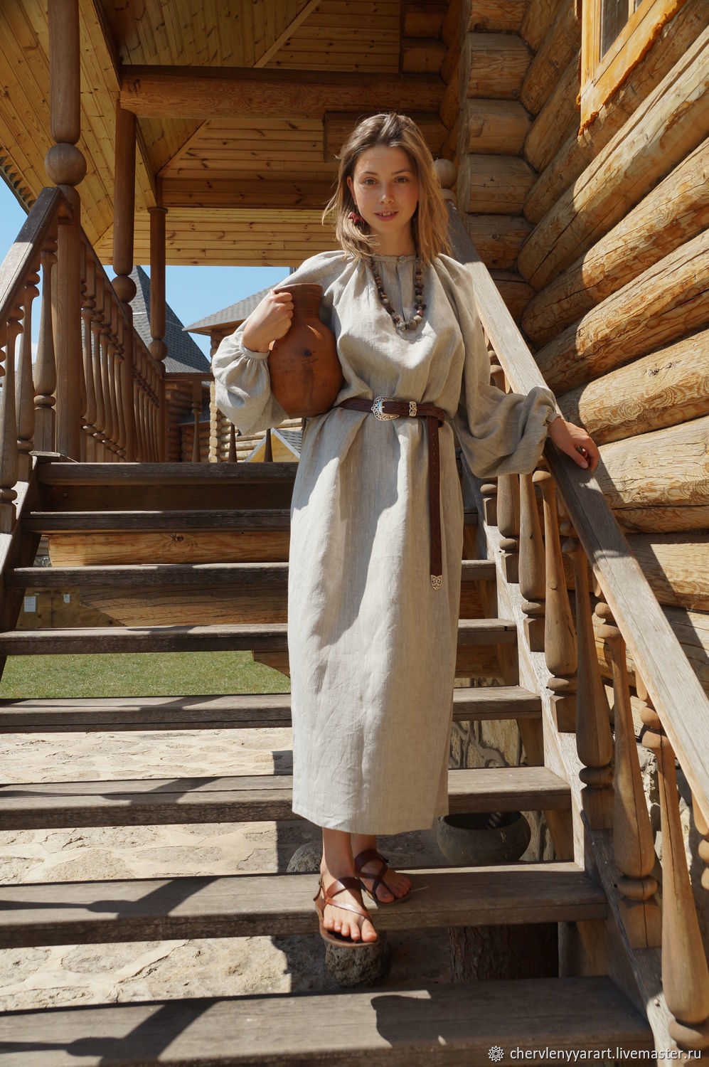 Girls in Slavic costumes in Ribeiran-Pretu